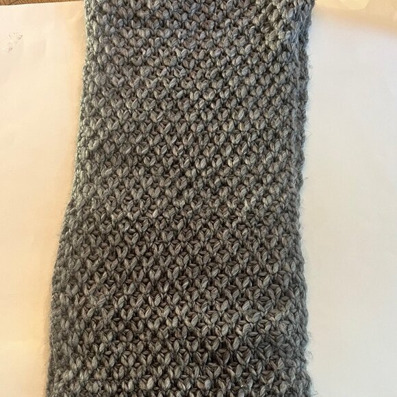 Old Navy Infinity Dark Grey Scarf Women Knit NWT - Picture 2 of 6